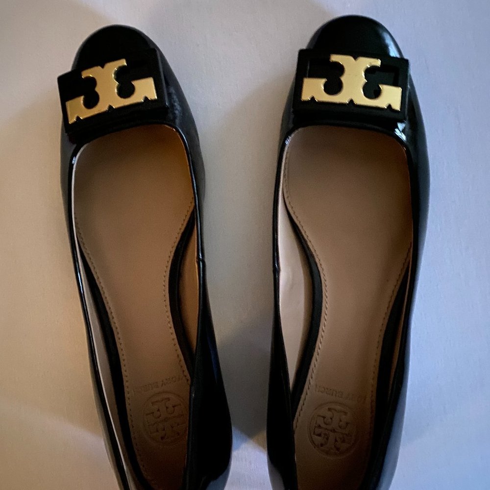 Tory Burch Gigi Pump Size 6 Black Patent Leather